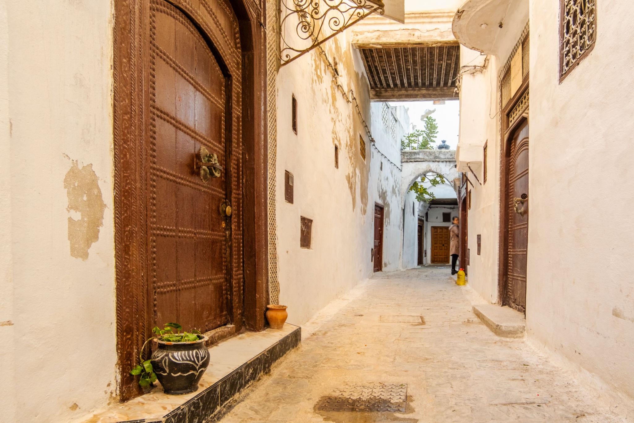 تطوان التي لا تُكتشف من السيارة.. مدينة بيضاء تُقرأ بالمشي