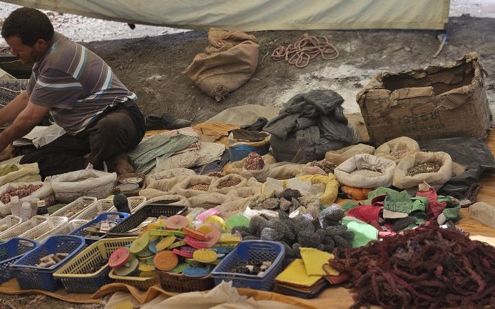 حين يأتي السوق إلى المدينة.. لماذا لم تُلغِ المراكز التجارية «السوق الأسبوعي» المغربي؟